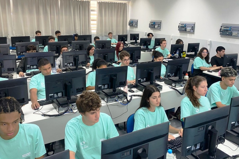SENAI/SC abre 1.970 vagas em cursos gratuitos, com alimentação incluída