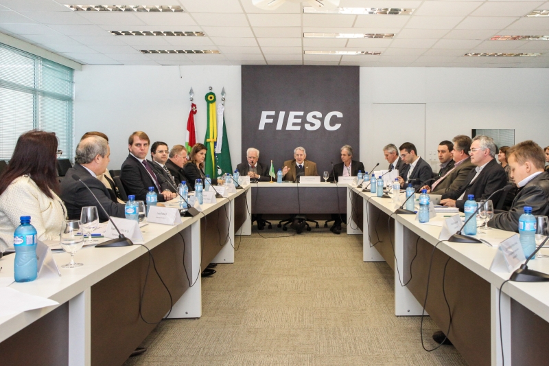 Reunião do Conselho de Governança do Movimento foi conduzida pelo presidente da FIESC, Glauco José Côrte (Foto: Heraldo Carnieri)