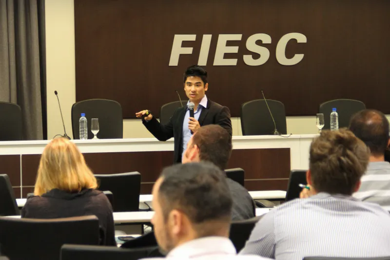 Ferramenta foi demonstrada pelo consultor Eduardo Toma, representante da Associação Nacional de Pesquisa e Desenvolvimento das Empresas Inovadoras. (Foto: Heraldo Carnieri)